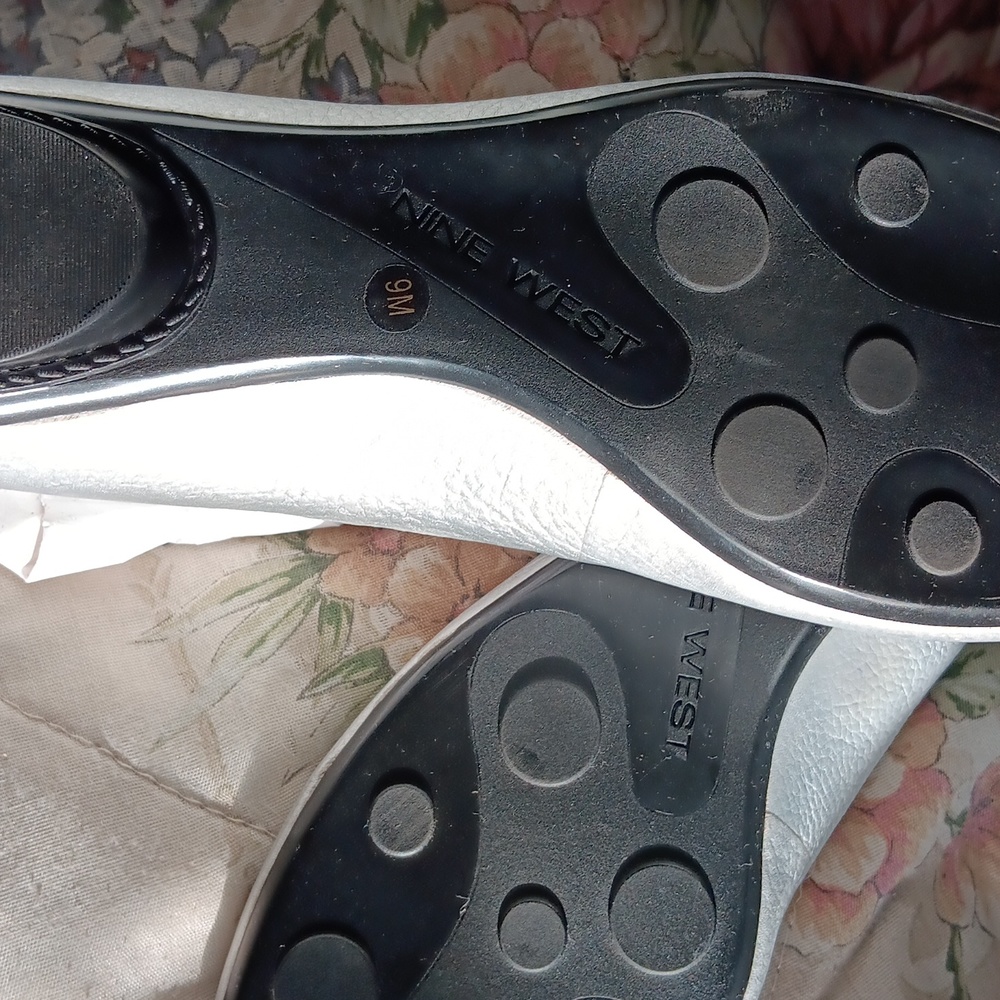 Shoes - Picture 3 of 5